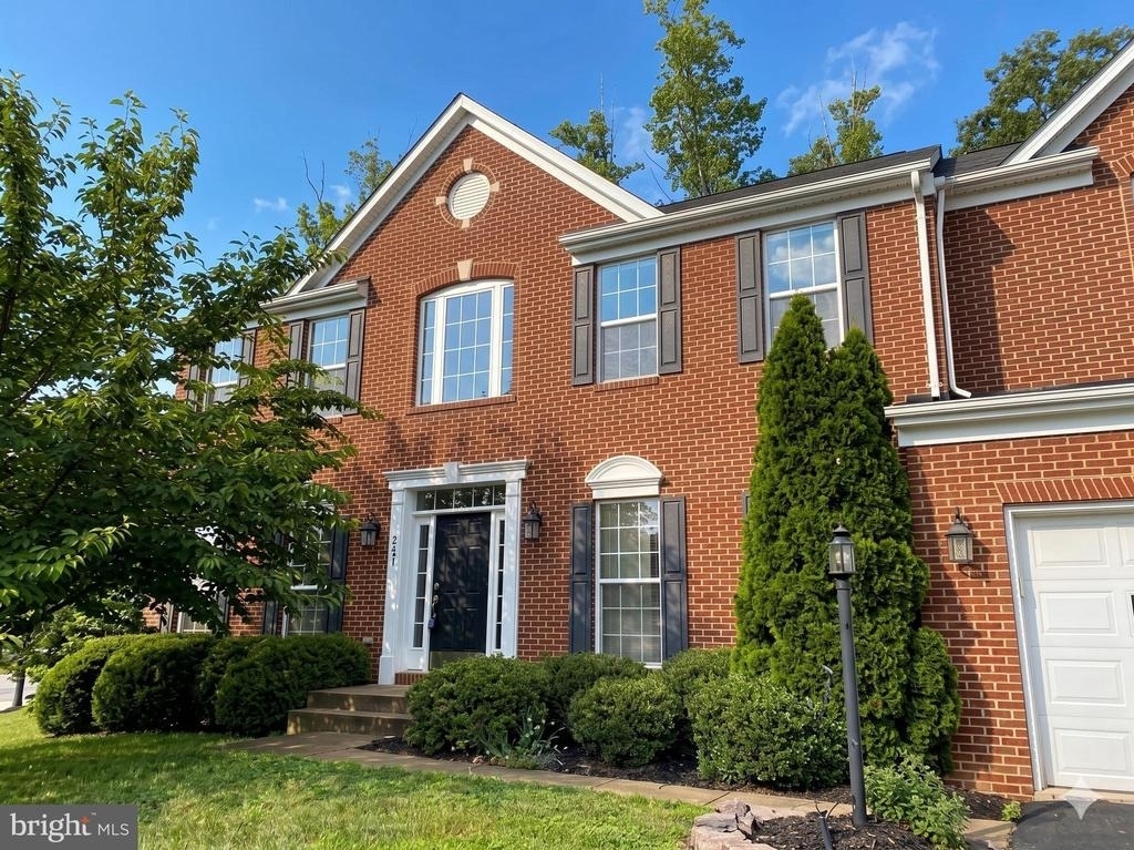 121 Riggs Road - Photo 0