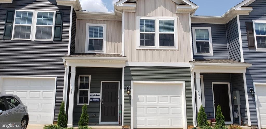 186 Caterpillar Drive - Photo 0