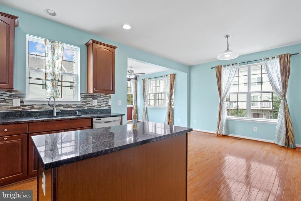 22667 Flowing Spring Square - Photo 13