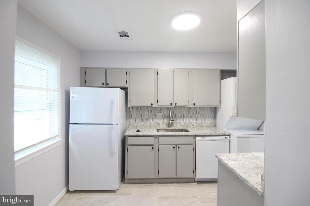 311 Rock Spring Drive Sw - Photo 2