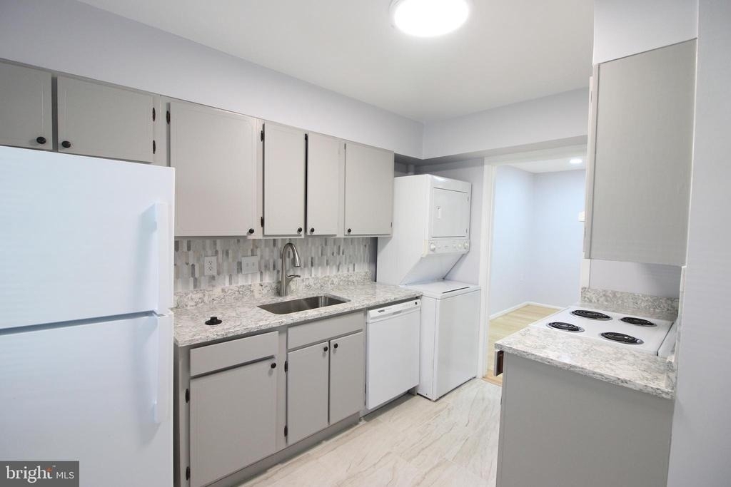 311 Rock Spring Drive Sw - Photo 3
