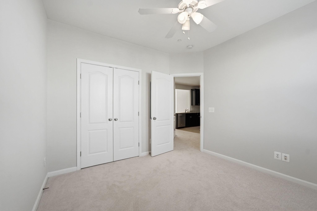 24678 Byrne Meadow Square - Photo 19