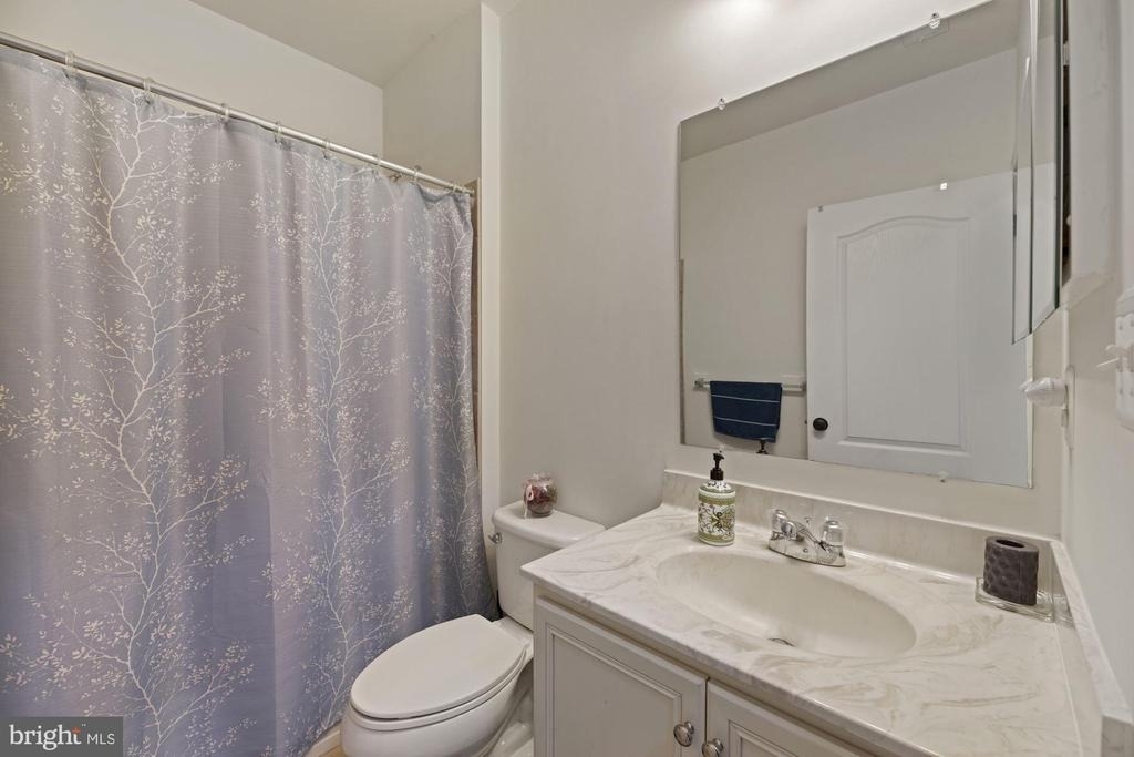 43241 Mitcham Square - Photo 18