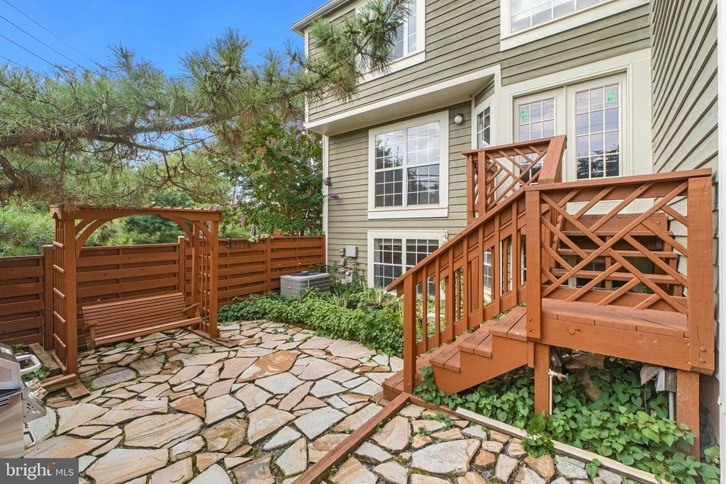 21163 Crocus Terrace - Photo 28