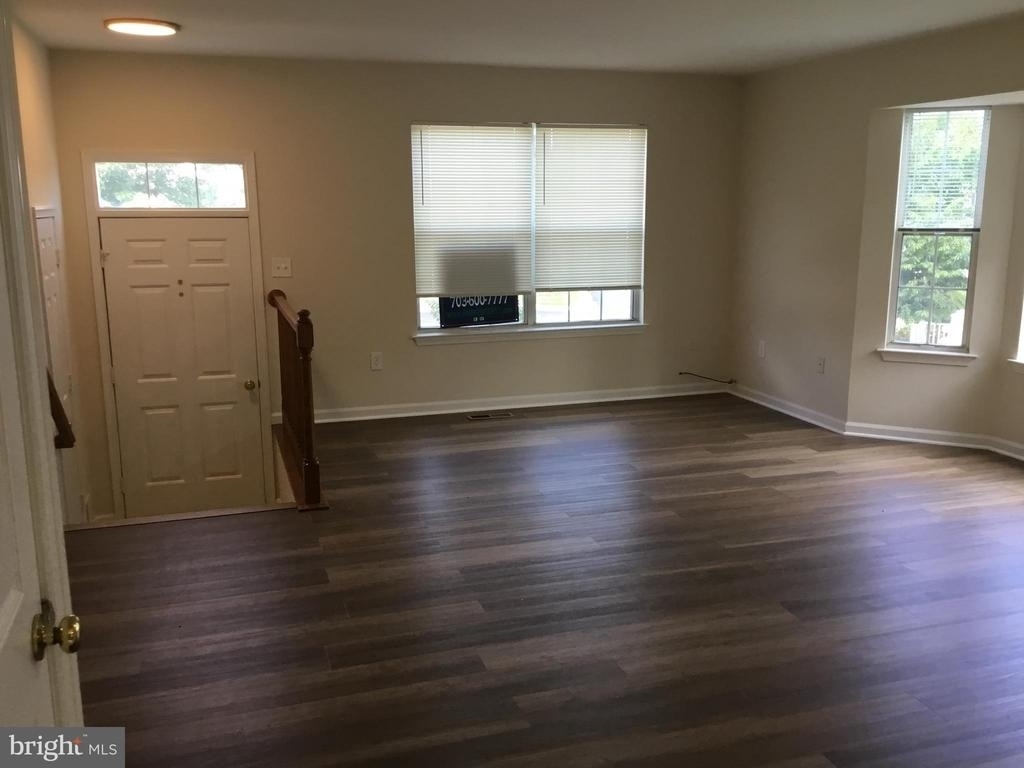 557 Radford Terrace Ne - Photo 5