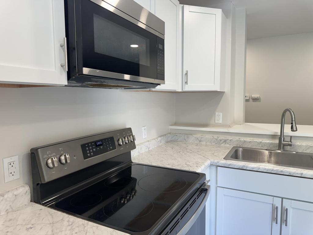 677 Dorset Avenue - Photo 8