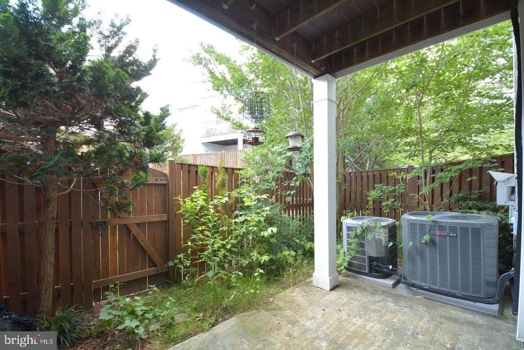 6603 Netties Lane - Photo 9