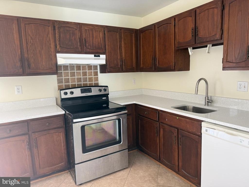 1155 Dublin Place - Photo 9