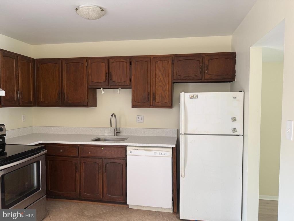 1155 Dublin Place - Photo 10