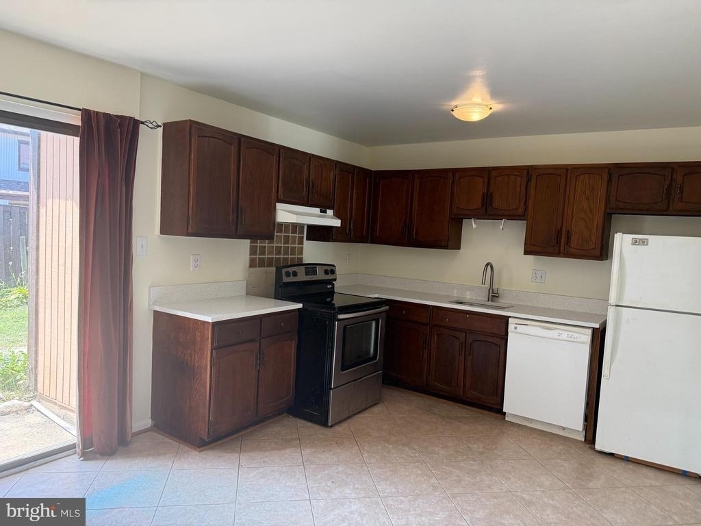 1155 Dublin Place - Photo 7