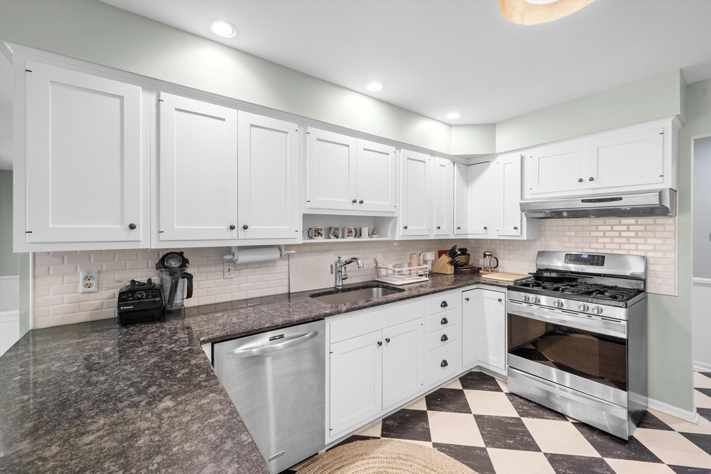941 Newport Road - Photo 6