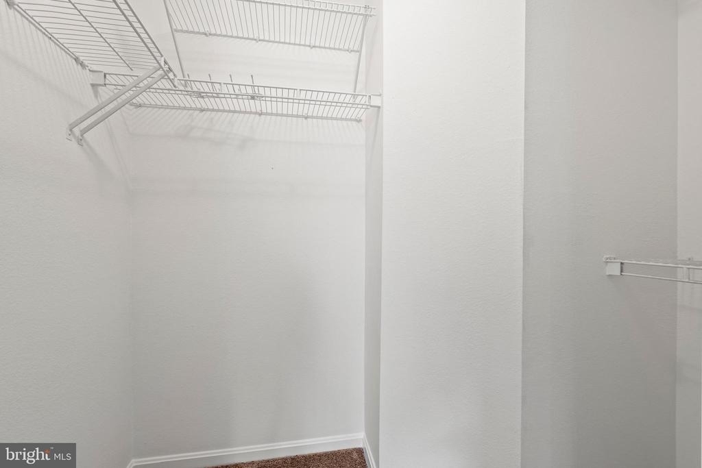 4525 Superior Square - Photo 19