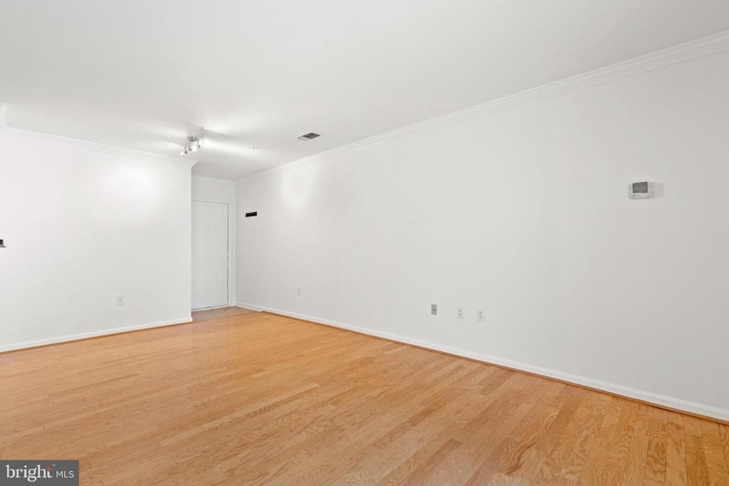 4525 Superior Square - Photo 4