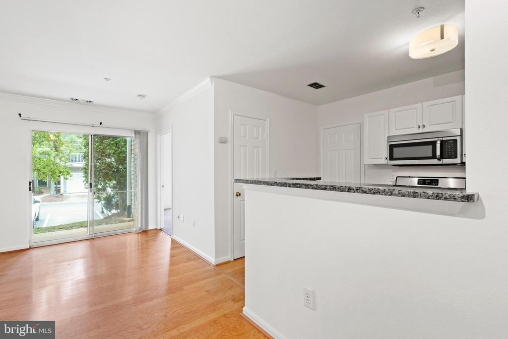 4525 Superior Square - Photo 8