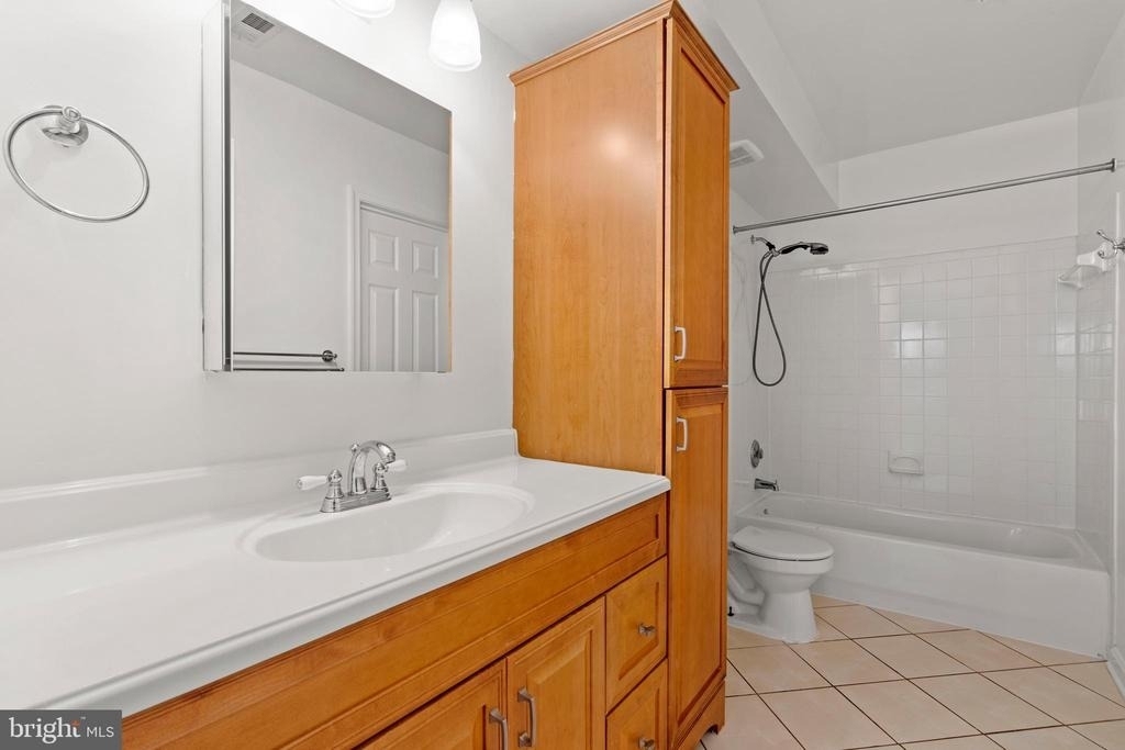 4525 Superior Square - Photo 20