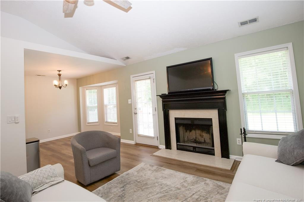 112 Raymond Street - Photo 4