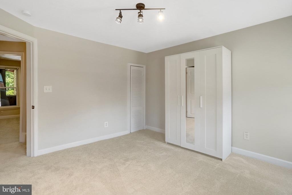 619 N Henry Street - Photo 22