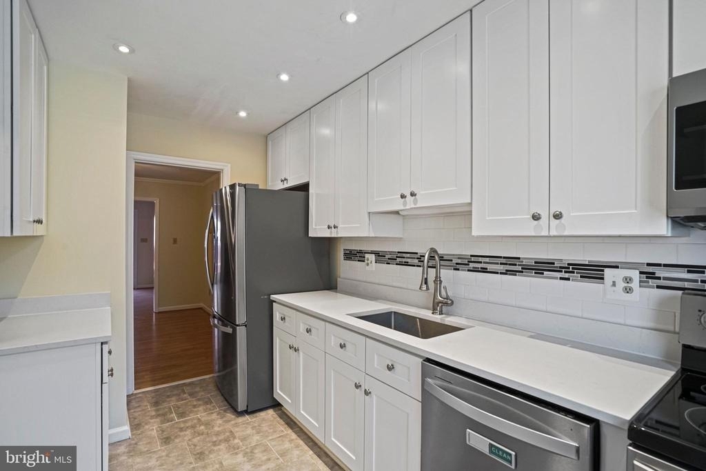 1141 N Vernon Street - Photo 7