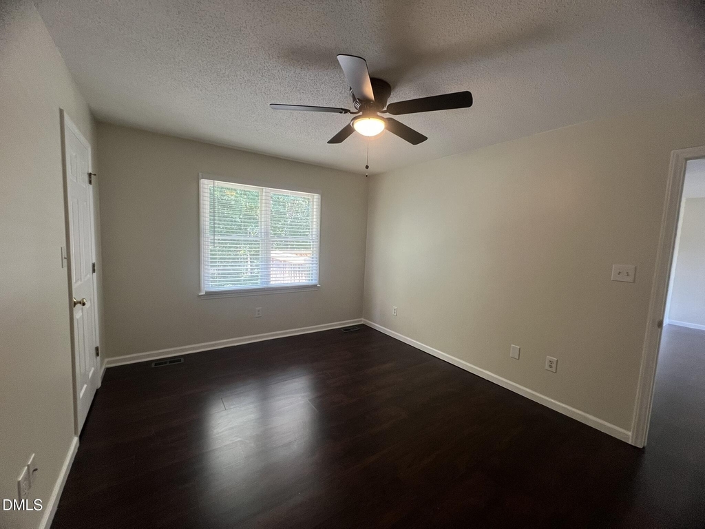 500 Chinaberry Lane - Photo 5
