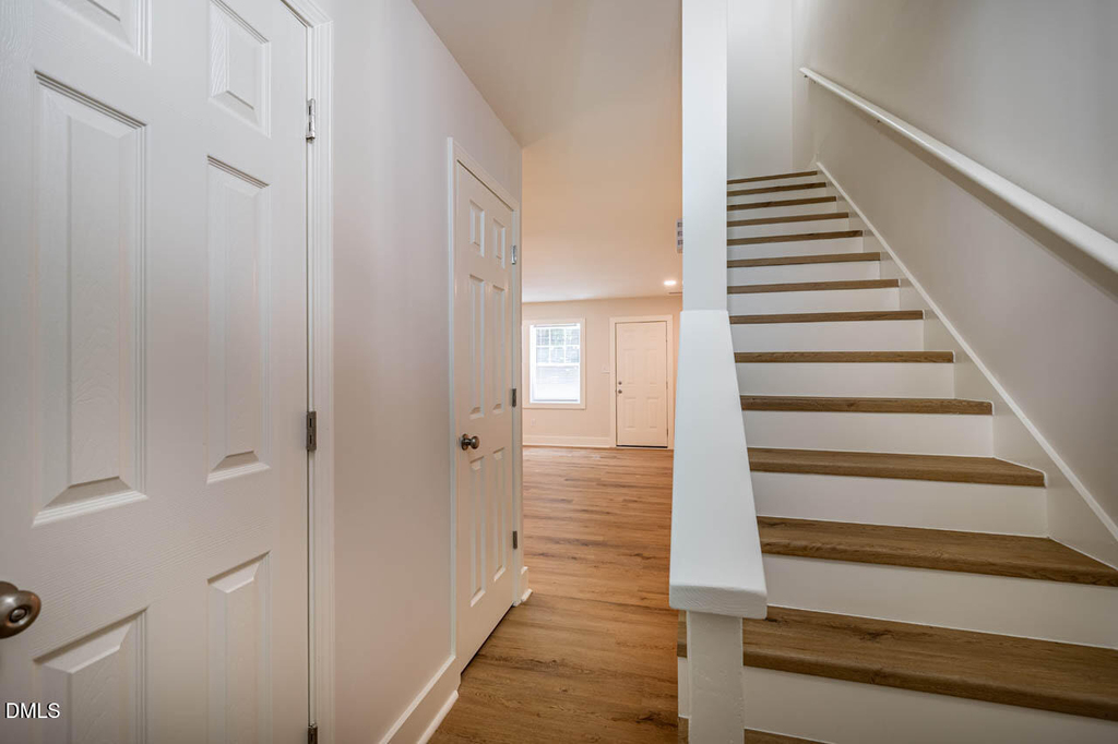 105 Stowe Place - Photo 9