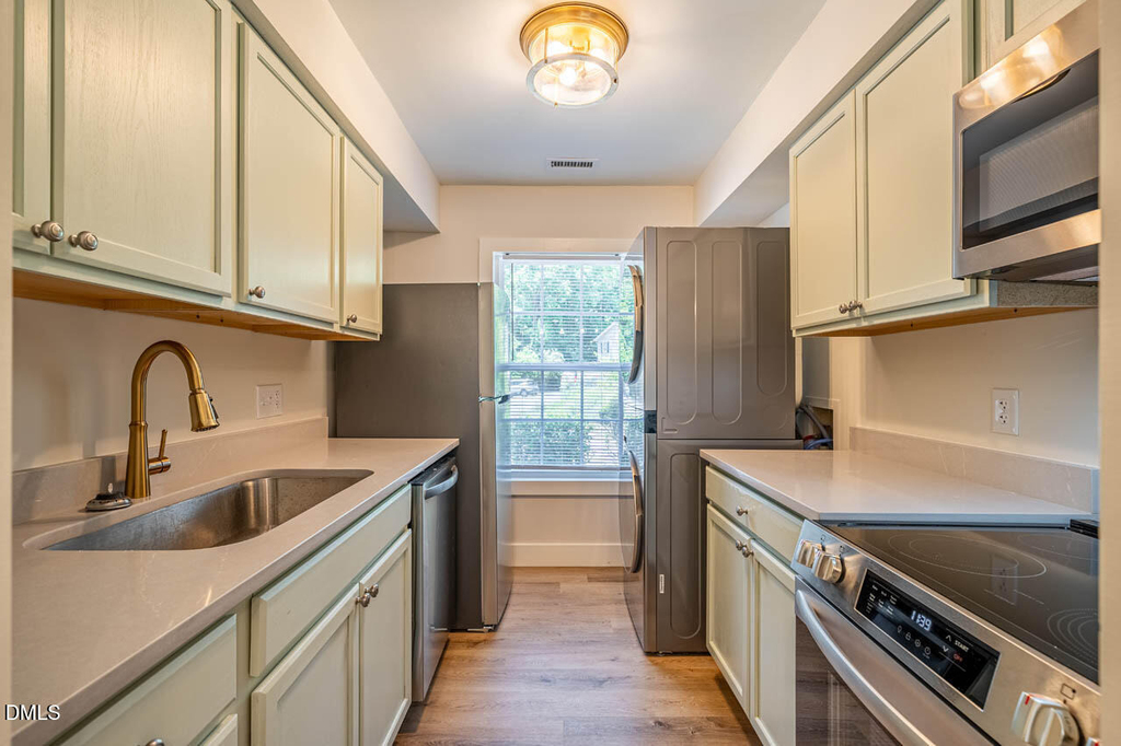 105 Stowe Place - Photo 14