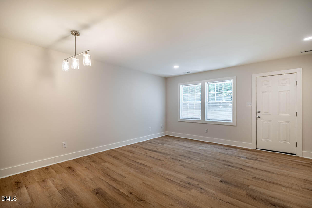 105 Stowe Place - Photo 11