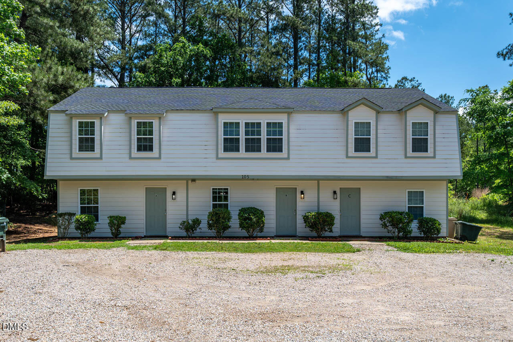 105 Stowe Place - Photo 0