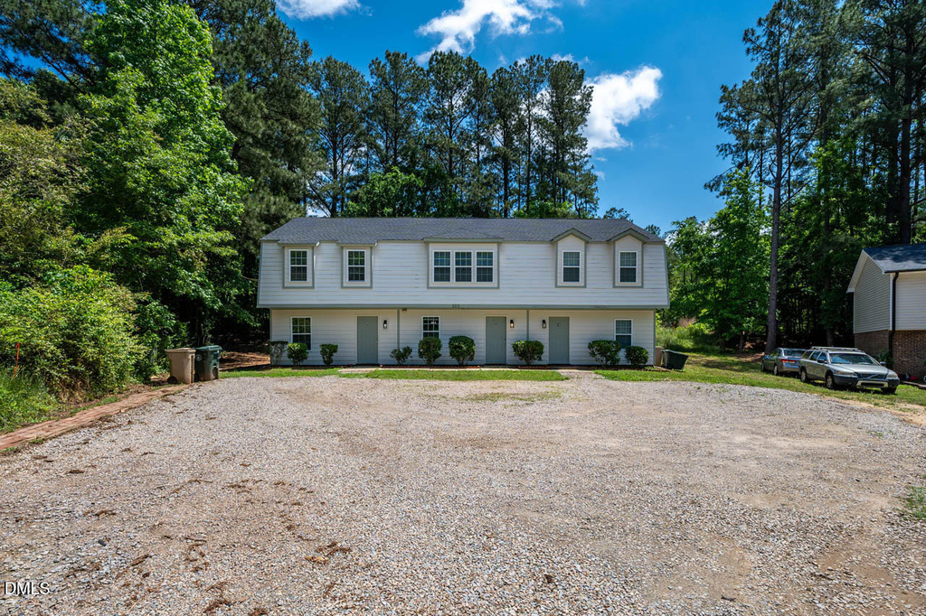 105 Stowe Place - Photo 1