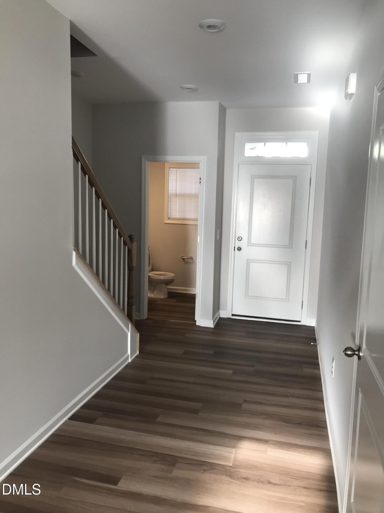 828 Oak Center Drive - Photo 6