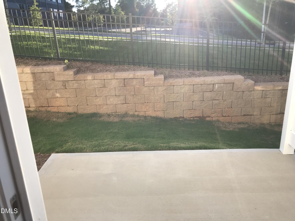 828 Oak Center Drive - Photo 2