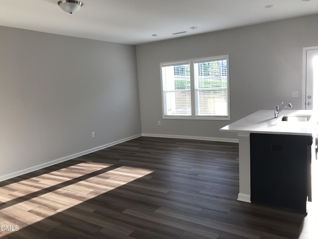 828 Oak Center Drive - Photo 7