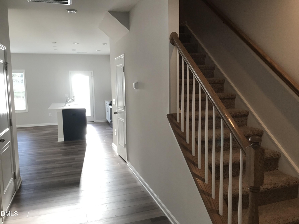 828 Oak Center Drive - Photo 4
