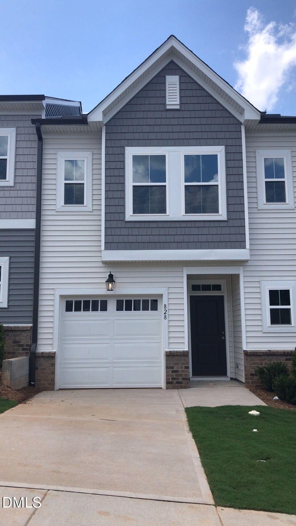 828 Oak Center Drive - Photo 0