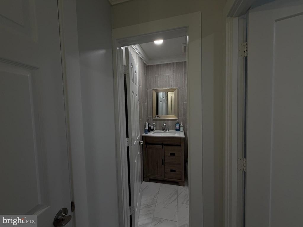 11807 Academy Road - Photo 15