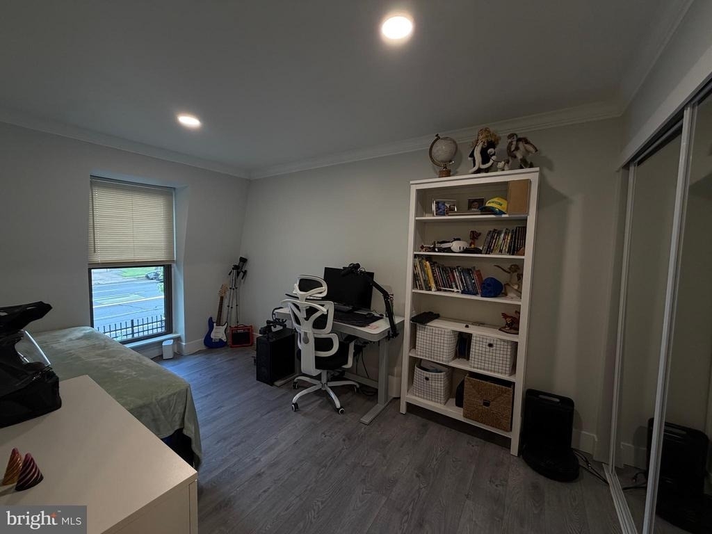 11807 Academy Road - Photo 19