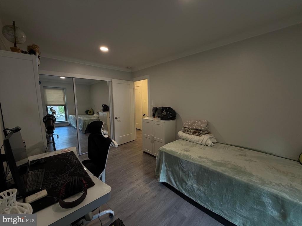 11807 Academy Road - Photo 18