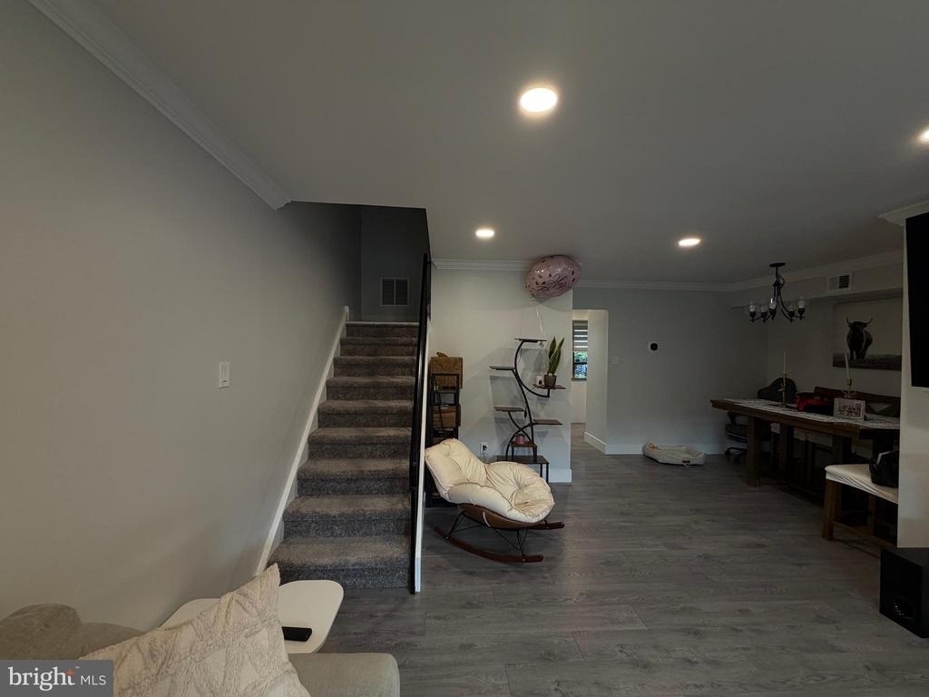 11807 Academy Road - Photo 6