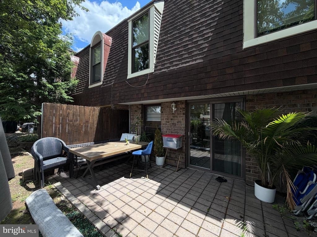11807 Academy Road - Photo 0