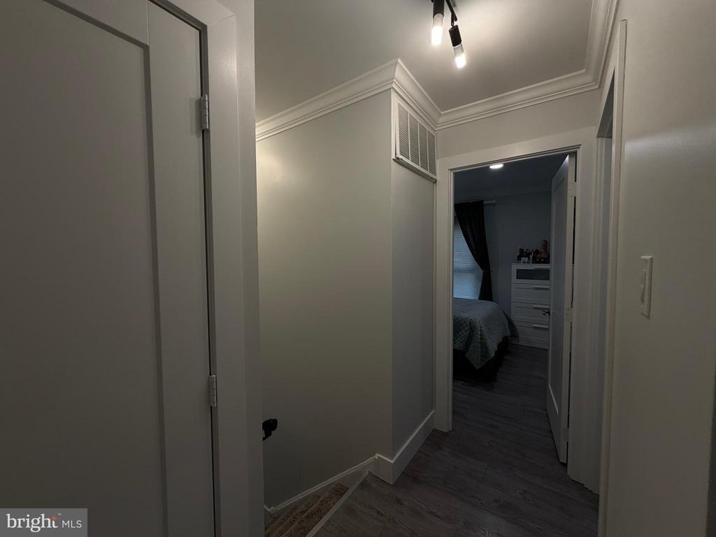11807 Academy Road - Photo 20