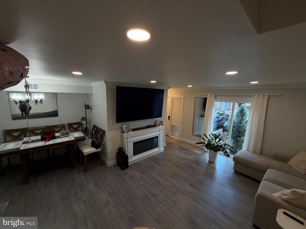 11807 Academy Road - Photo 5