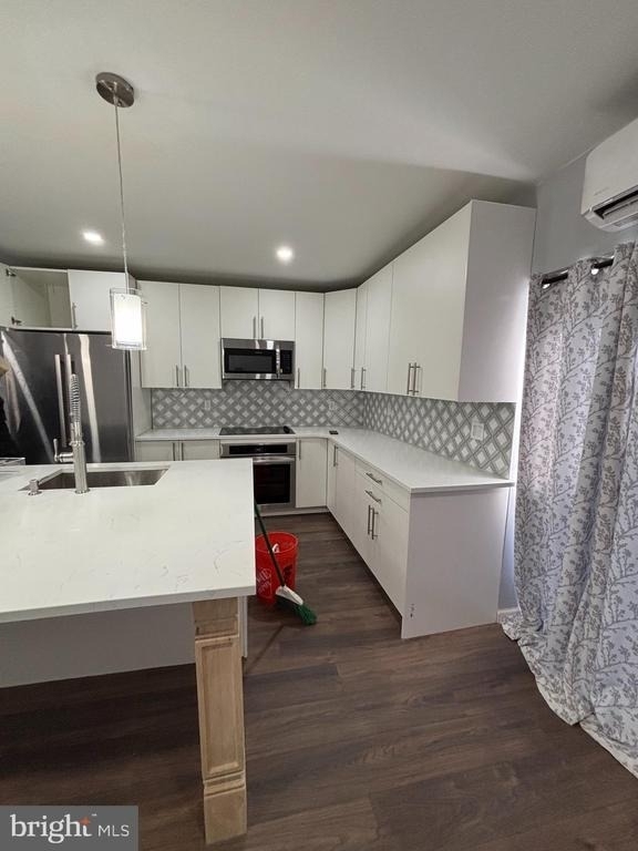 516 E Mayland Street - Photo 1