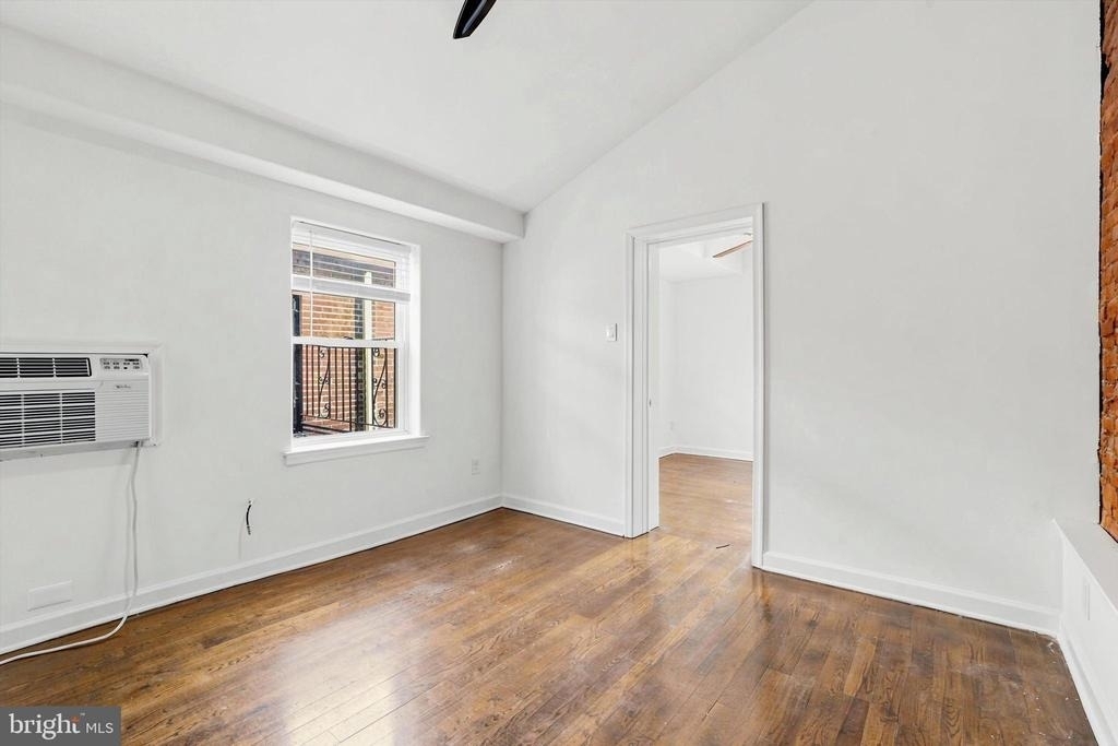1616 Spruce Street - Photo 8