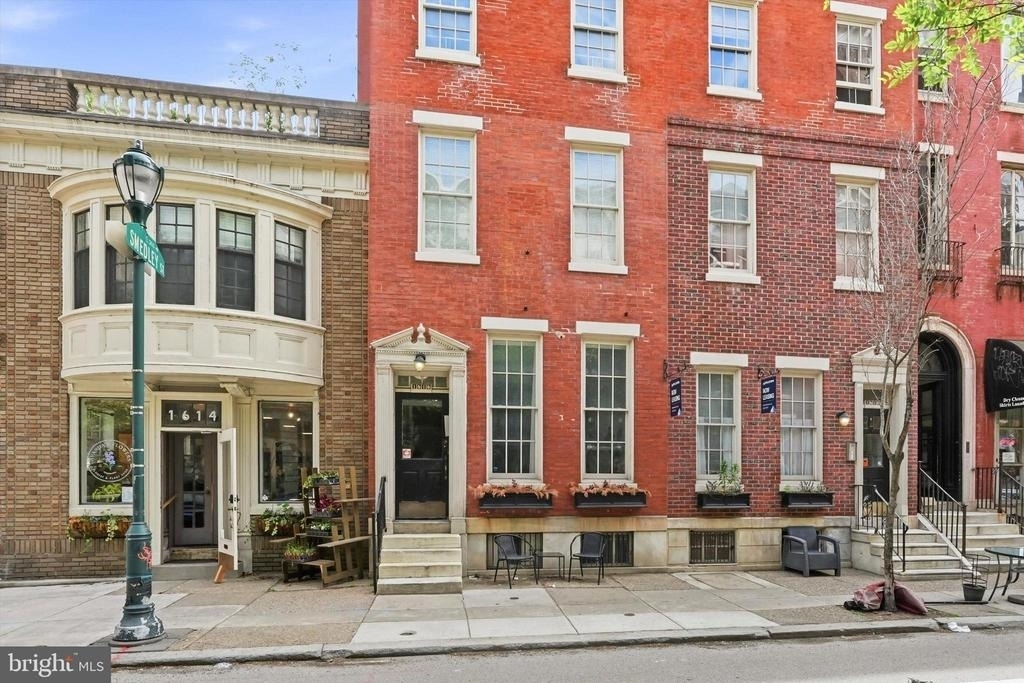 1616 Spruce Street - Photo 1