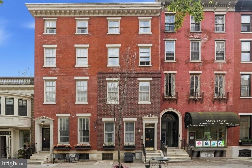 1616 Spruce Street - Photo 4