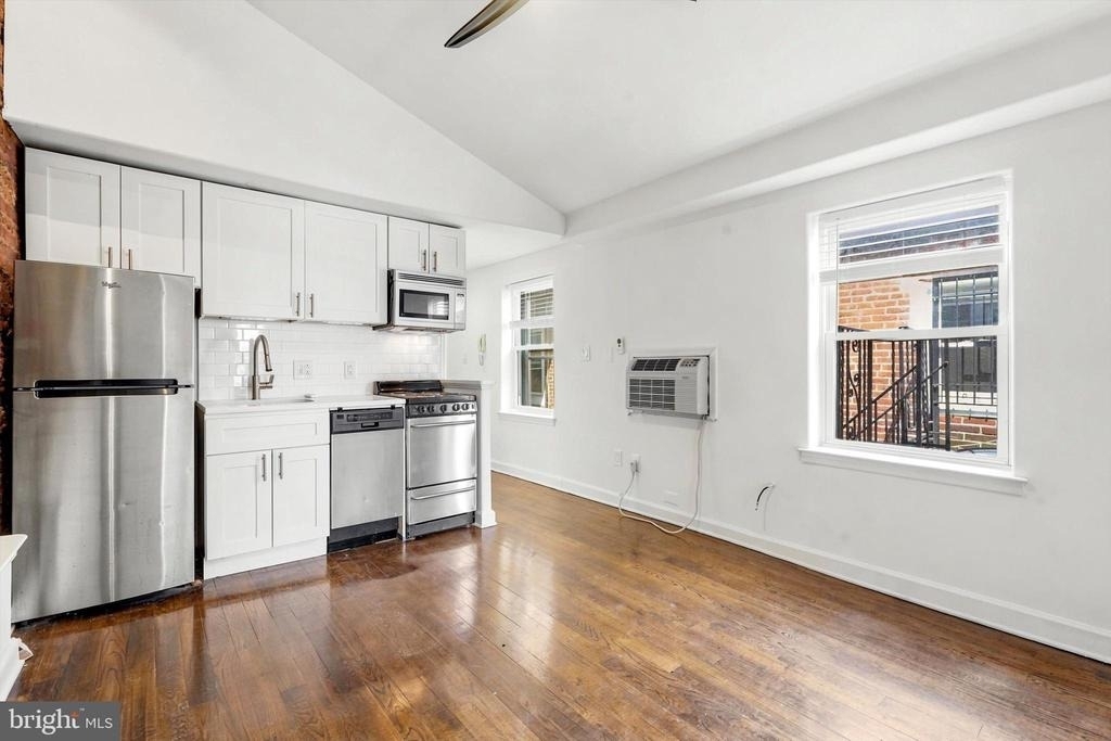 1616 Spruce Street - Photo 0