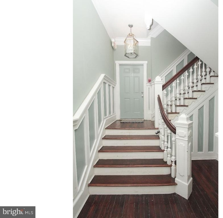 2033 Spruce Street - Photo 3