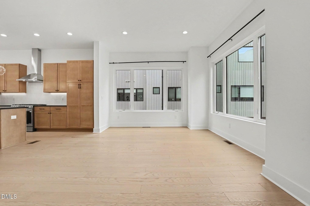 2000 Moody Lane - Photo 10