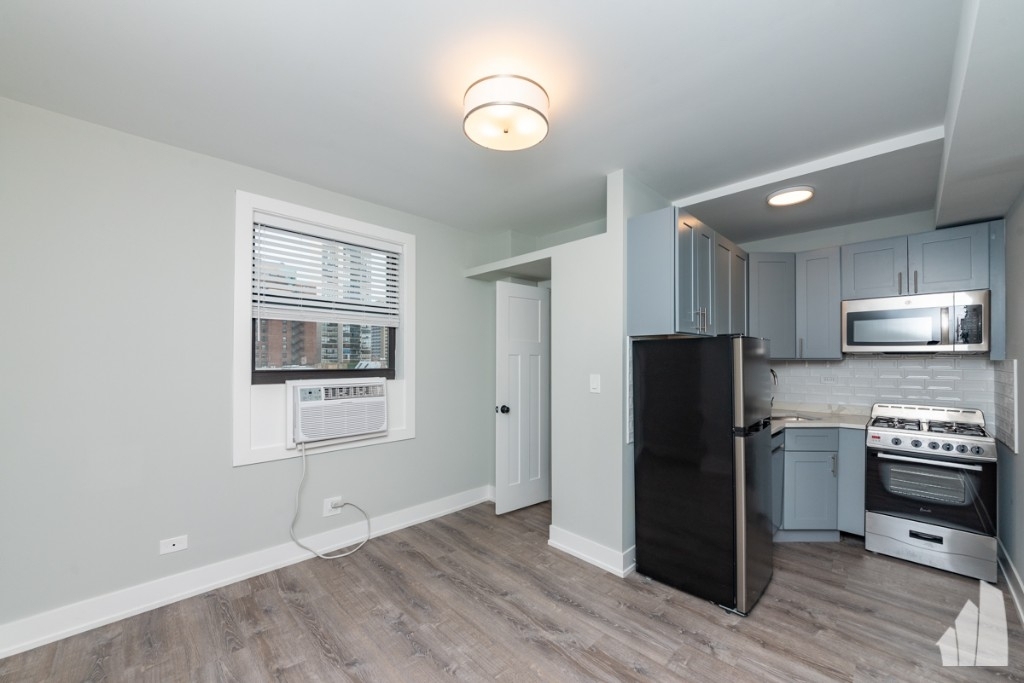 505 W Belmont - Photo 3