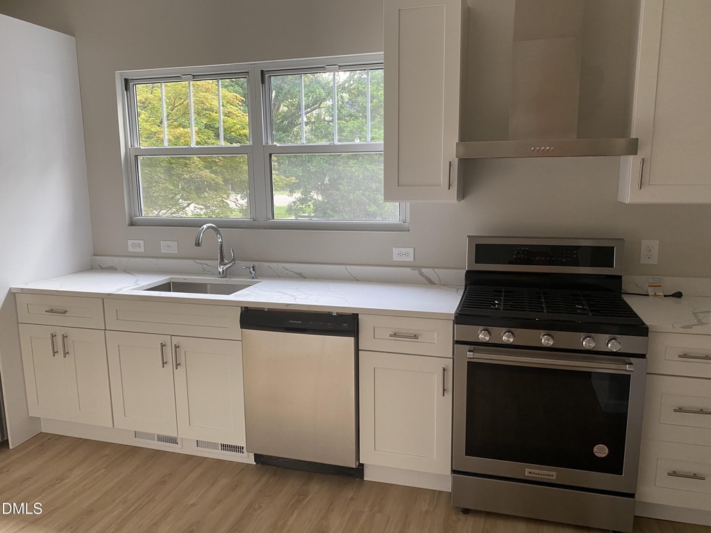 402 N Orange Avenue - Photo 5