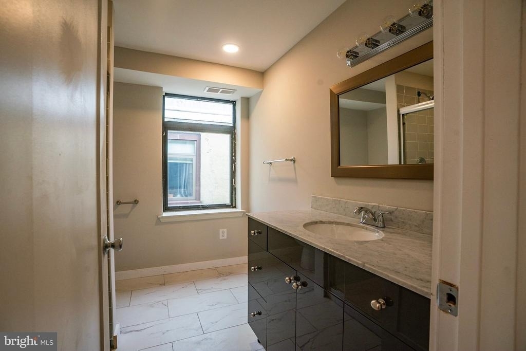 1504 Swain Street - Photo 9